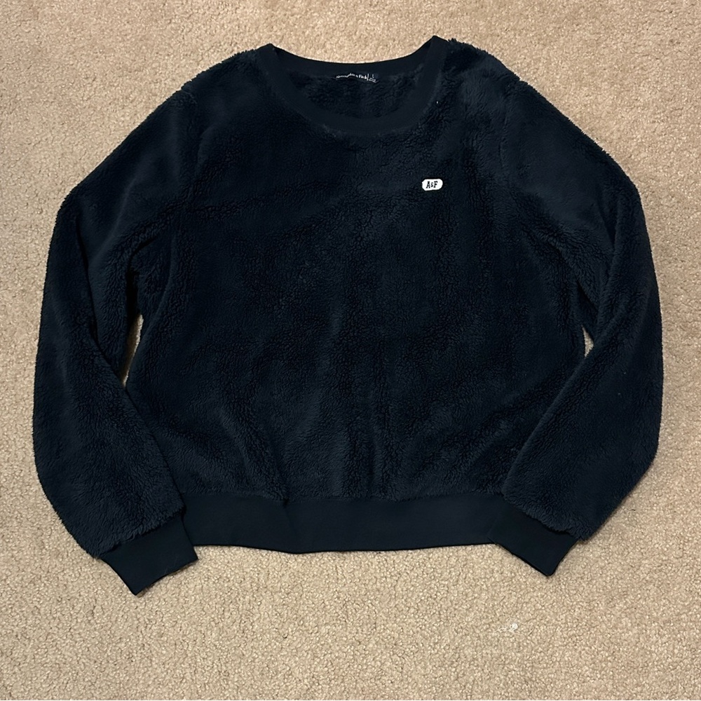 Abercrombie & Fitch Women’s Navy Faux Fur Crewneck Sweatshirt